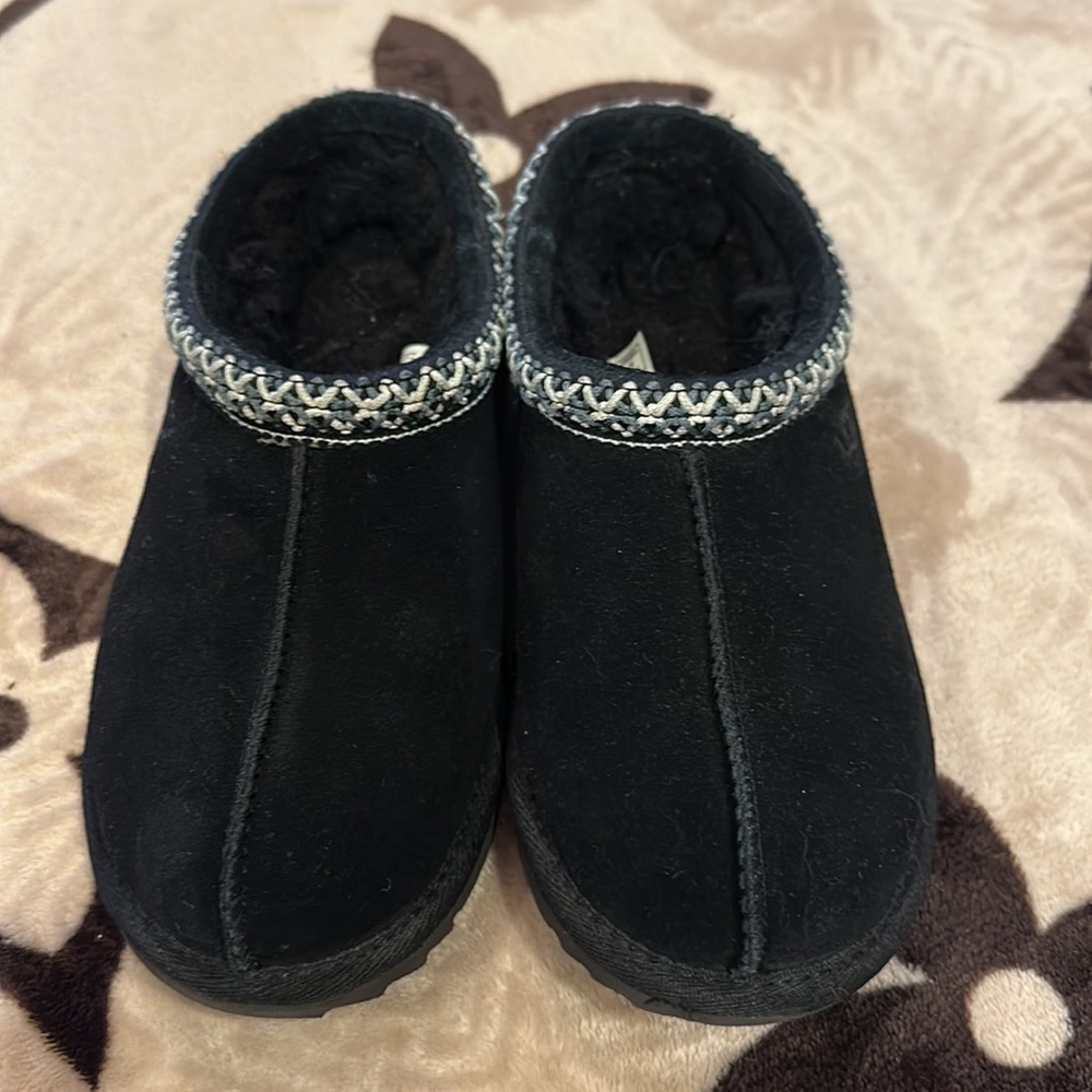 πHOST PICK πβ¨ UGG size 2 - Picture 4 of 5